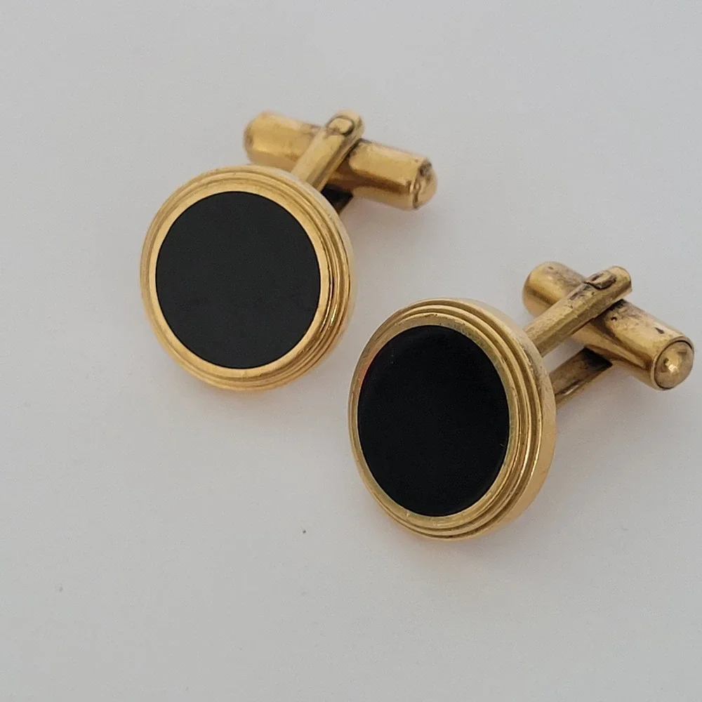 Dunhill vintage round